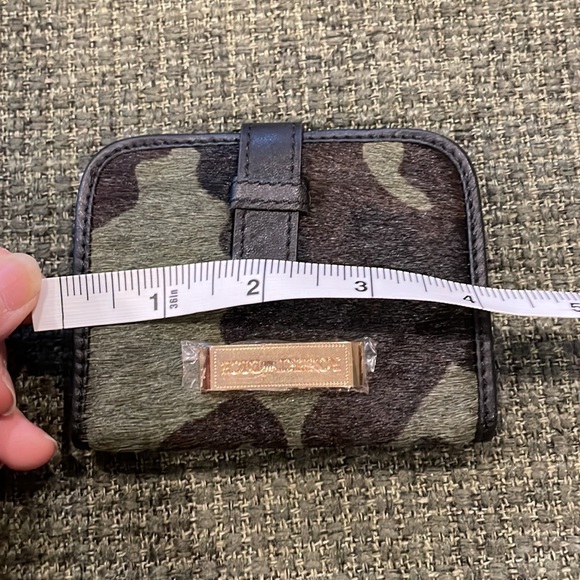 Robert Dice wristlet, card case and mirror set - Picture 9 of 16